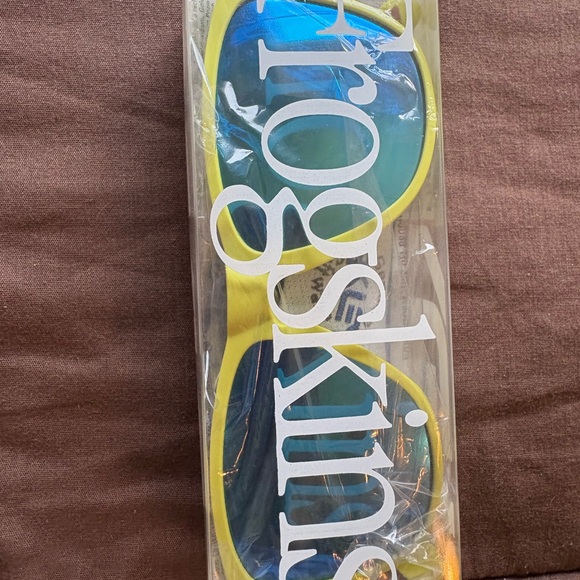 NEW Oakley Frogskins 35th Anniversary Matte Neon Yellow Prizm Sapphire Lenses main image 5